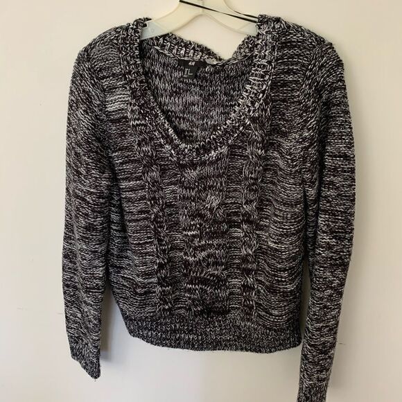 H&M Sweaters - H&M Sweater 